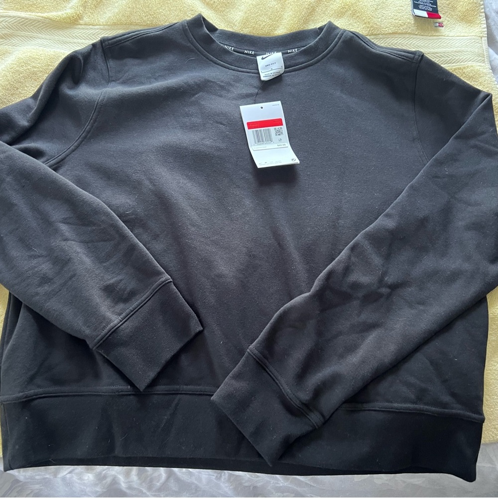 NWT women’s Fri fit black Nike sweatshirt